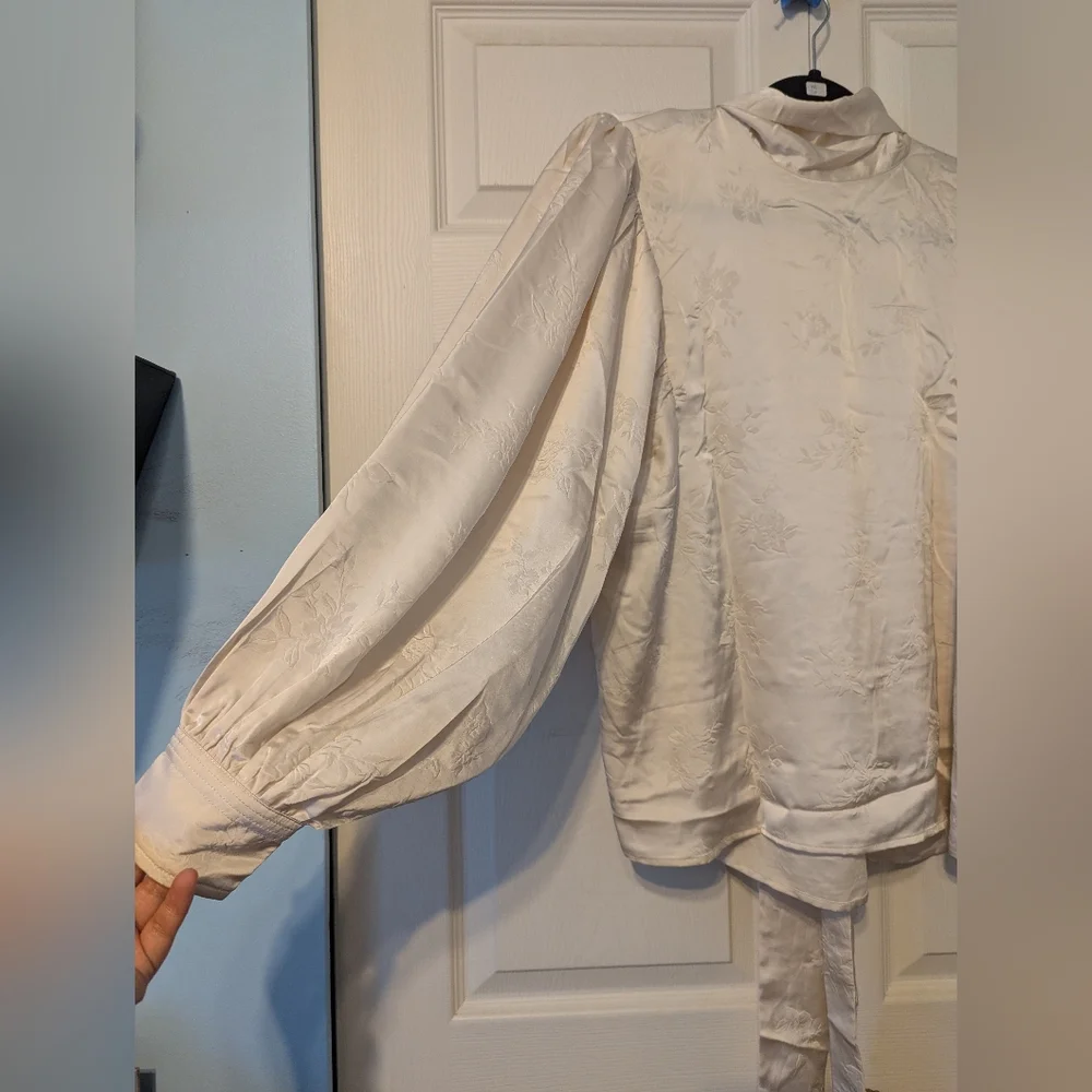 H&M Satin Jaquard Tie Neck Blouse - Picture 11 of 16